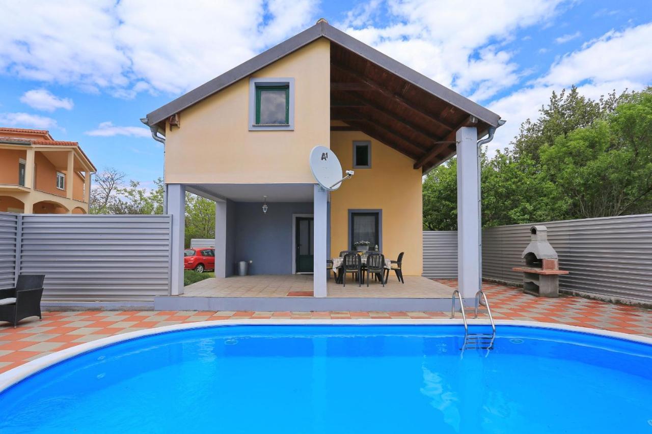 Holiday Home Lucija Sveti Filip i Jakov Exteriör bild