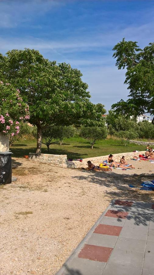 Holiday Home Lucija Sveti Filip i Jakov Exteriör bild